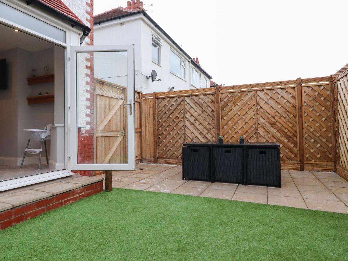 23 Ryden Avenue Villa Cleveleys Exterior foto